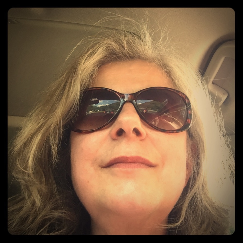 Meet your Posher, Angela